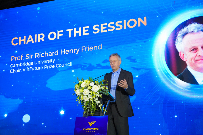Giáo sư Richard Henry Friend