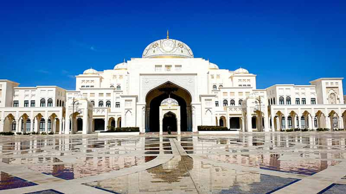 Cung điện Qasr al Watan rộng gấp ba lần Lầu Năm Góc và mất 7 năm để hoàn thiện