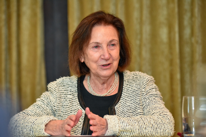 Phó Giáo sư Svetlana Mojsov