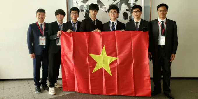   5/5 học sinh Việt Nam đoạt giải Olympic vật lý quốc tế  