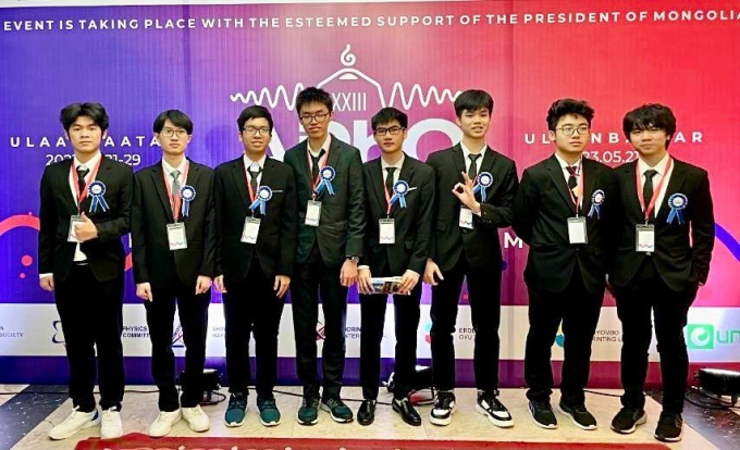 8/8 học sinh Việt Nam đoạt giải tại Olympic Vật lí Châu Á - Thái Bình Dương 2023