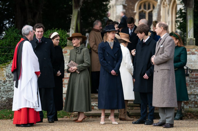 Gia đình Hoàng gia Anh tụ họp nhân buổi lễ tại nhà thờ St Mary Magdalene 