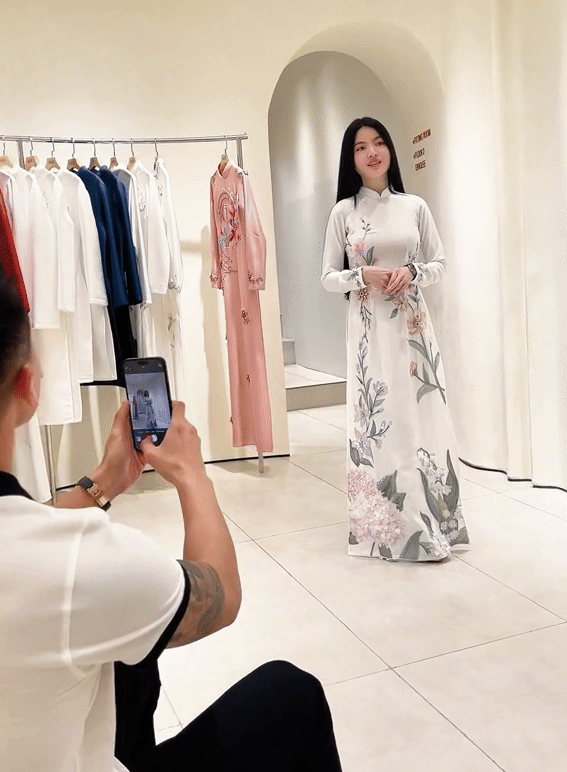 Quang Hải chụp ảnh cho vợ sắp cưới cực chuyên nghiệp