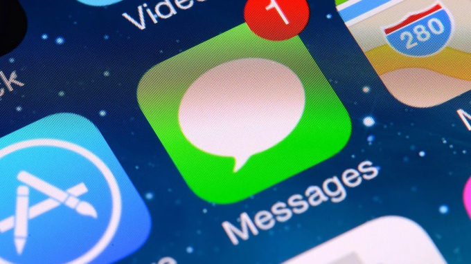 Apple đã nâng cấp RCS cho ứng dụng Nhắn tin trên iPhone, tuy nhiên màu sắc của ứng dụng này vẫn được giữ nguyên là màu xanh lá cây