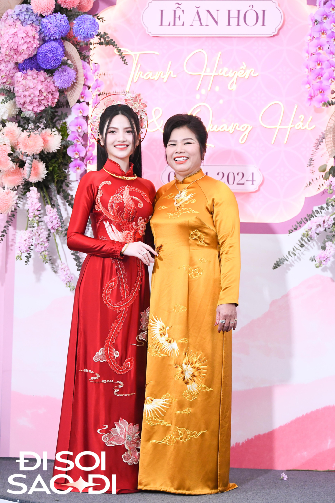 Niềm vui của mẹ Chu Thanh Huyền khi gả con gái cho Quang Hải