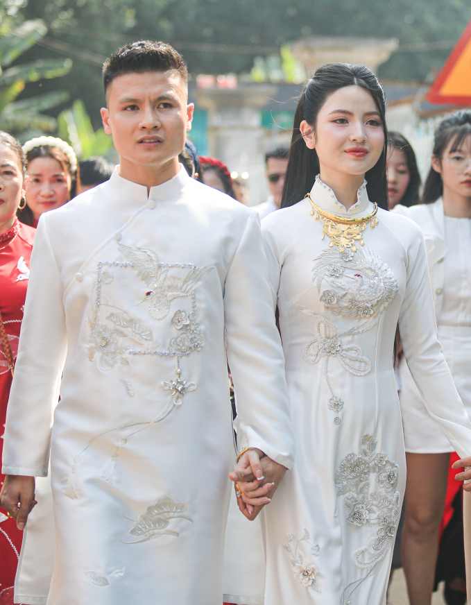 Quang Hải và Chu Thanh Huyền trong lễ ăn hỏi (Ảnh: Thanh Xuân)