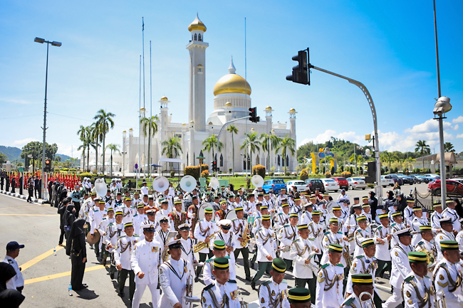 Toàn cảnh buổi diễn vào sáng hôm 06/01 cho Lễ rước Hoàng gia sẽ diễn ra vào tuần tới tại trung tâm thủ đô Brunei