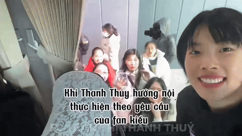 Thanh Thúy quay video tương tác cùng fan (Ảnh: FC Trần Thị Thanh Thúy)