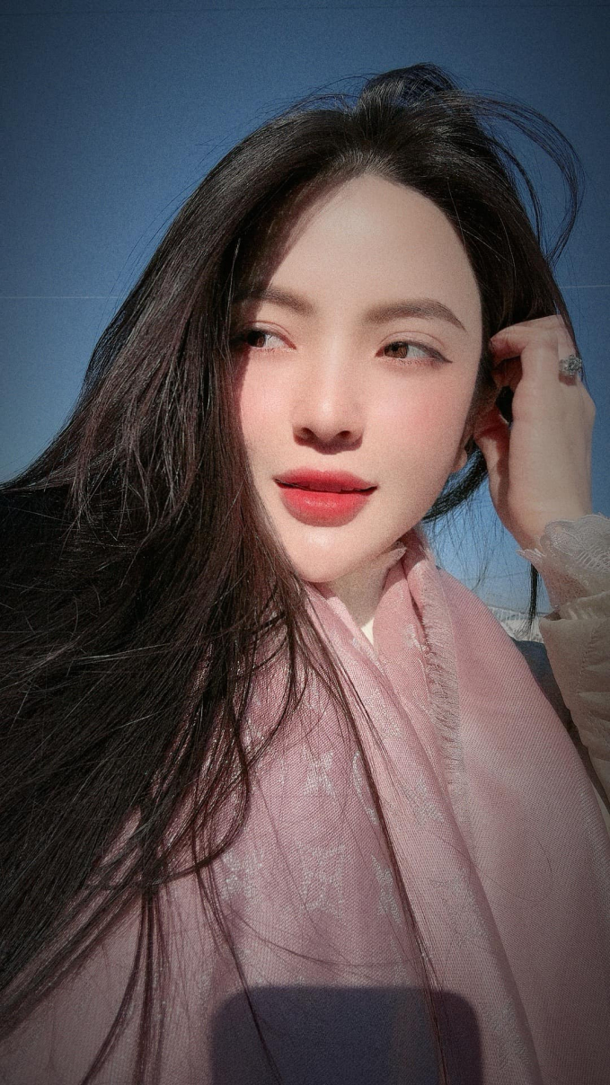 Cô nàng khoe nhan sắc xinh đẹp ở Hàn Quốc (Ảnh: FBNV)