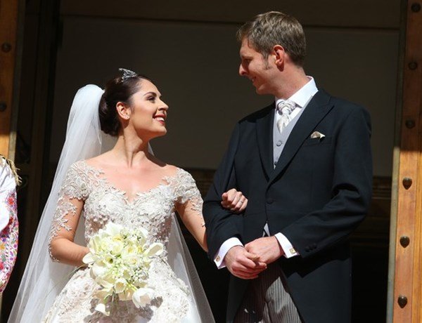 Cặp đôi hoàng gia thông báo ly hôn sau 8 năm kết hôn