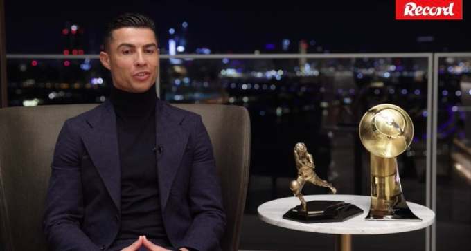 Ronaldo trong buổi chia sẻ vừa qua. Ảnh: Record
