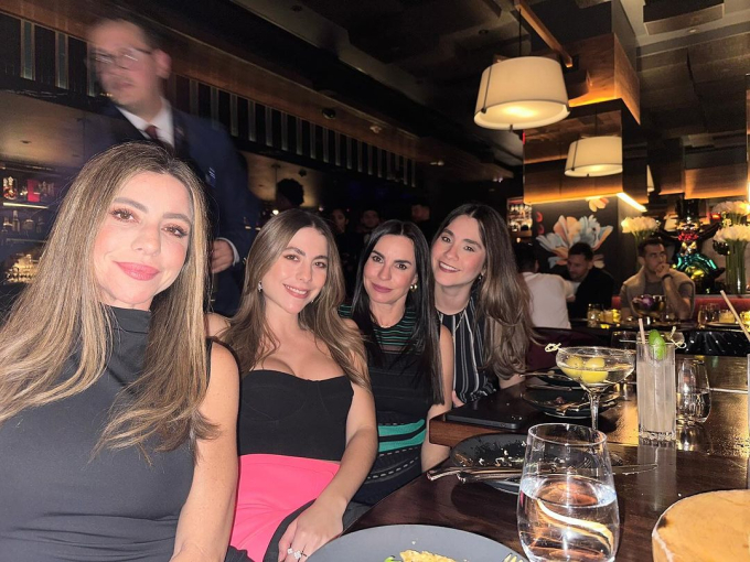 Messi's family and actress Vergara did not have an appointment. The Hollywood beauty came to dinner with friends. Photo: IG