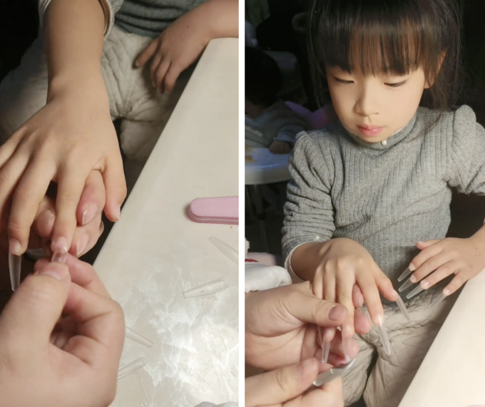 Thấy con gái một mực vòi vĩnh, bà mẹ trong câu chuyện đã quyết định đích thân làm cho con gái một bộ nail hoành tráng