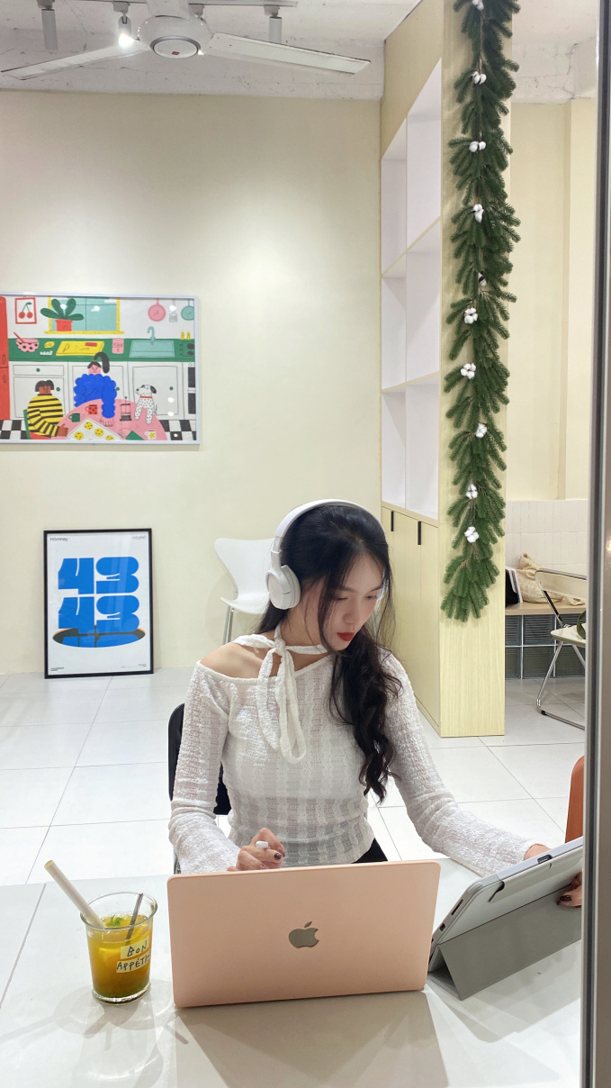 Nguyễn Thị Ý Nhi (23 tuổi, Content Creator & Freelancer)