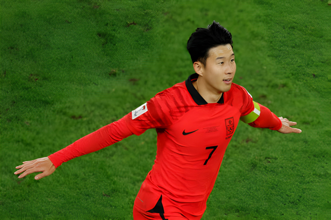 Tại cuối hiệp phụ đầu tiên, Son sút phạt ghi bàn, ấn định chiến thắng 2-1 cho Hàn Quốc