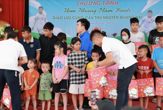 Quang Hải thường xuyên làm từ thiện