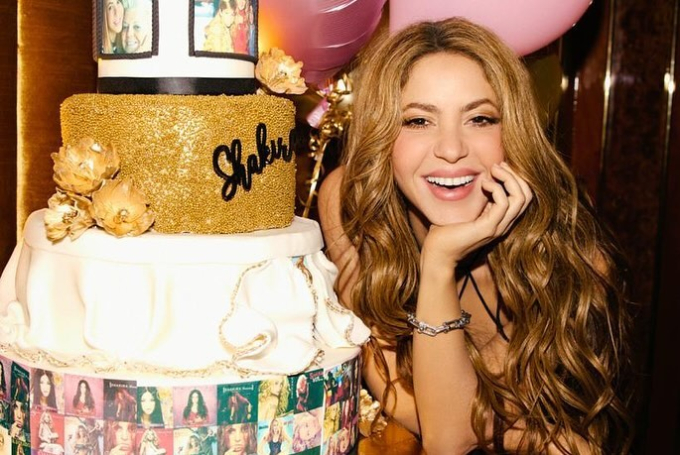 Shakira tổ chức sinh nhật tại một nhà hàng ở Miami, Mỹ