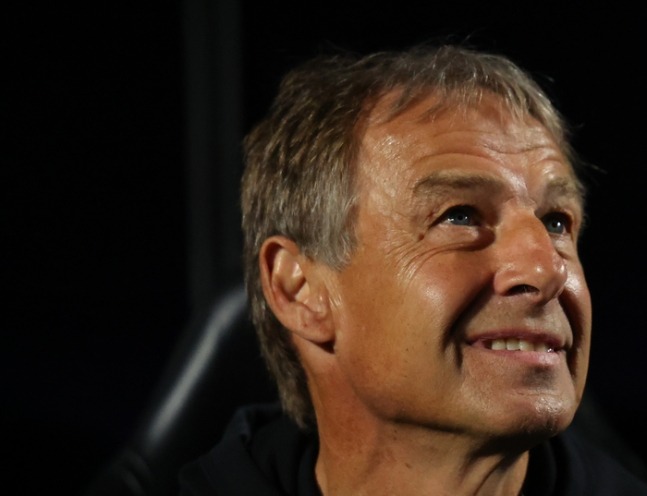 HLV Klinsmann bị yêu cầu từ chức sau khi Hàn Quốc không thể vô địch Asian Cup 2023. Ảnh: Yonhap