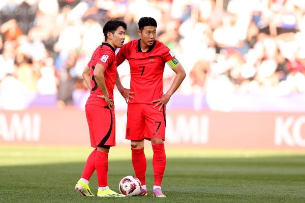 Vụ xô xát giữa Lee Kang-in và Son Heung-min khiến làng bóng đá Hàn Quốc xôn xao