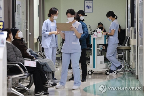 Các bệnh viện tại Hàn Quốc rơi vào tình trạng quá tải nghiêm trọng