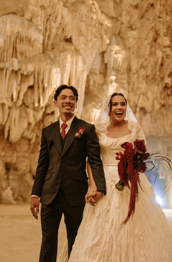 Đám cưới độc đáo ở trong hang động