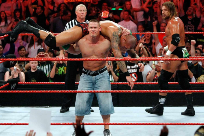 John Cena là huyền thoại của WWE