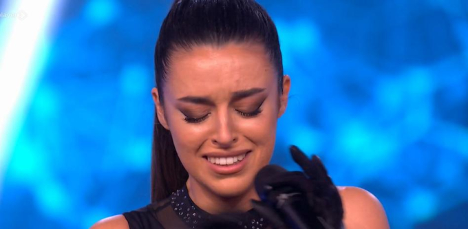 Marta Diaz bật khóc nức nở ngay trên sóng truyền hình