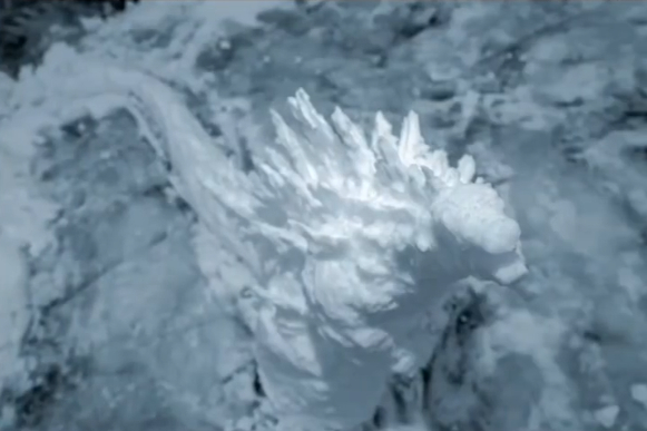 Một tác phẩm Godzilla bằng tuyết khác của cậu bé