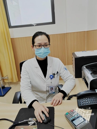   Bác sĩ Chu Cầm - Trưởng khoa Nhi Bệnh viện Nhân dân tỉnh Chiết Giang (Trung Quốc)  