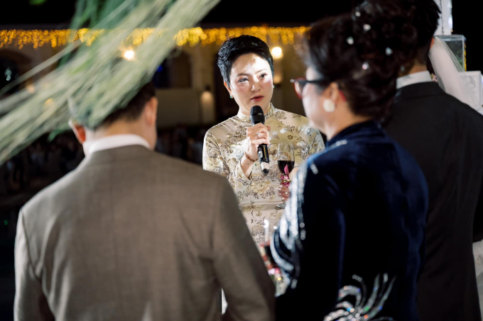 Cô Văn Thuỳ Dương đã có nhiều chia sẻ cảm động trong ngày cưới của ái nữ.