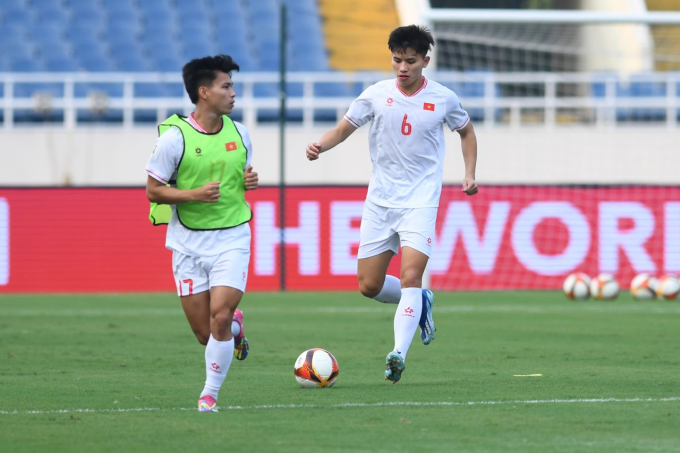 Đội tuyển Việt Nam tập 1 tiếng sau đó rời sân về nghỉ ngơi. Trận đấu giữa Việt Nam và Indonesia sẽ diễn ra lúc 19h00 ngày 26/3