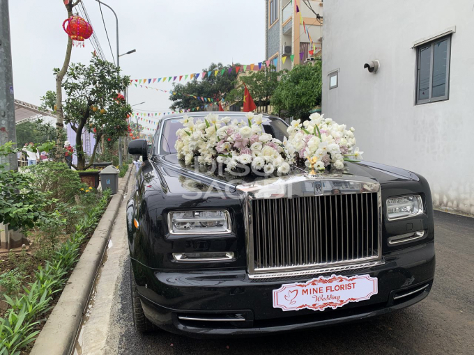 Cận cảnh xe hoa bạc tỷ Quang Hải dùng để đón cô dâu Chu Thanh Huyền