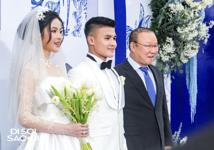 HLV Park Hang-seo dự đám cưới Quang Hải