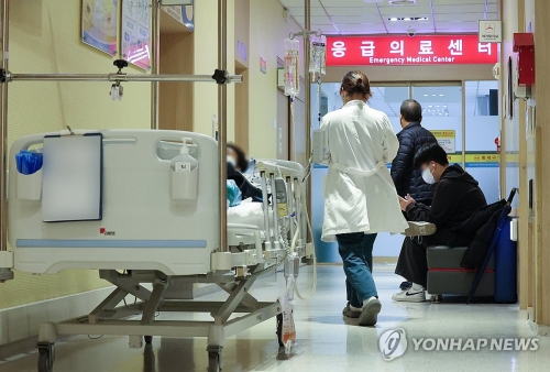 Khủng hoảng y tế Hàn Quốc ngày càng nghiêm trọng: Bé gái 33 tháng tuổi rơi xuống mương, tử vong vì 9 bệnh viện đều từ chối cấp cứu
