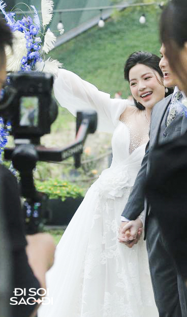 Chu Thanh Huyền hạnh phúc trong ngày cưới 