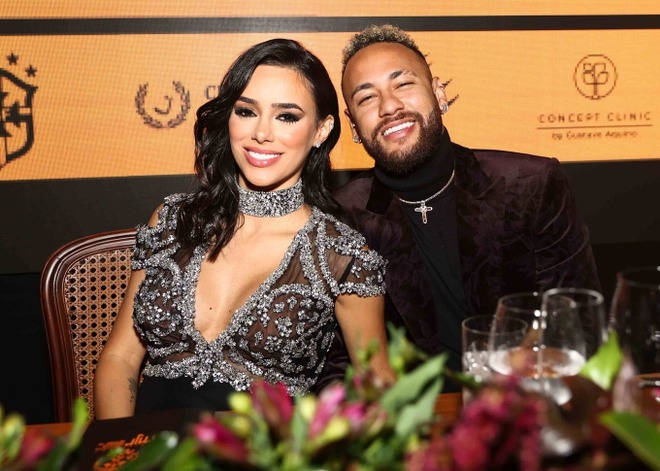 Neymar và bạn gái thời còn mặn nồng