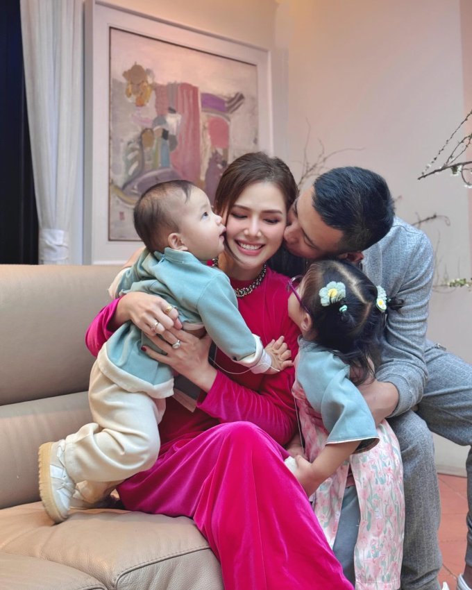 Gia đình nhỏ hạnh phúc của Phanh Lee