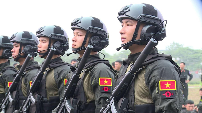 Quân phục mới của lực lượng cảnh sát đặc nhiệm: Chỉ một ký hiệu nhỏ được thêm trên vai áo nhưng có thể cứu sống sinh mạng nhiều chiến sĩ