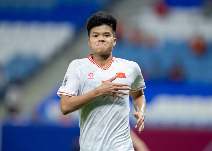 Văn Tùng ghi bàn mở  số cho U23 Việt Nam 