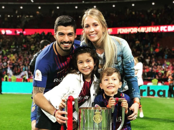 Gia đình nhỏ hạnh phúc của Suarez