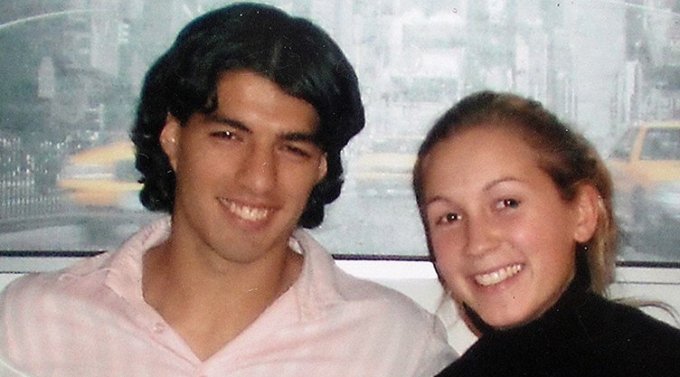 Suarez và bà xã gặp nhau lần đầu vào năm 2001