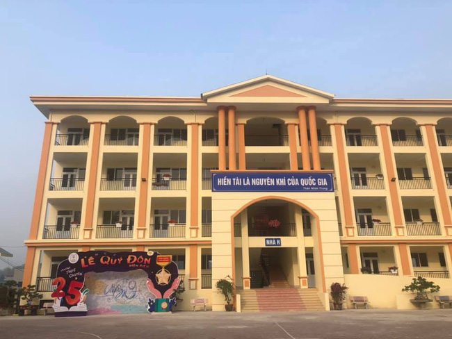  Trường THPT Chuyên Lê Quý Đôn (Điện Biên)