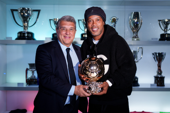 Ronaldinho từng giành danh hiệu Quả bóng vàng năm 2005