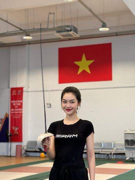 Diễn viên Cù Thị Trà tập luyện để đóng phim