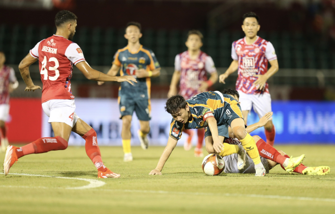 CLB HAGL gặp khó khăn khi đối đầu với đội bóng của HLV Phùng Thanh Phương 