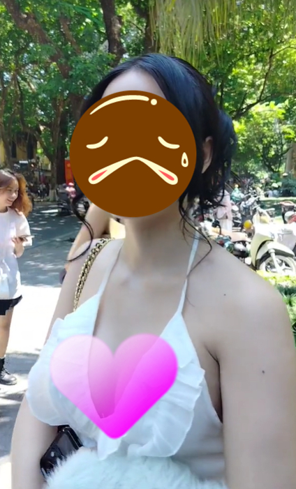 Phẫn nộ TikToker Việt quay lén hàng trăm cô gái mặc bikini: “Núp bóng” phỏng vấn dạo để zoom vào vòng 1, nạn nhân kêu gào hành động 