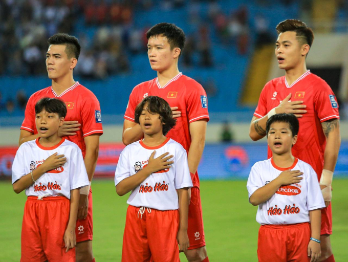 ĐT Việt Nam chỉ có 5 ngày để thích nghi với lối chơi của HLV mới nhưng các cầu thủ cùng một lòng quyết tâm khi ra sân vì màu cờ sắc áo