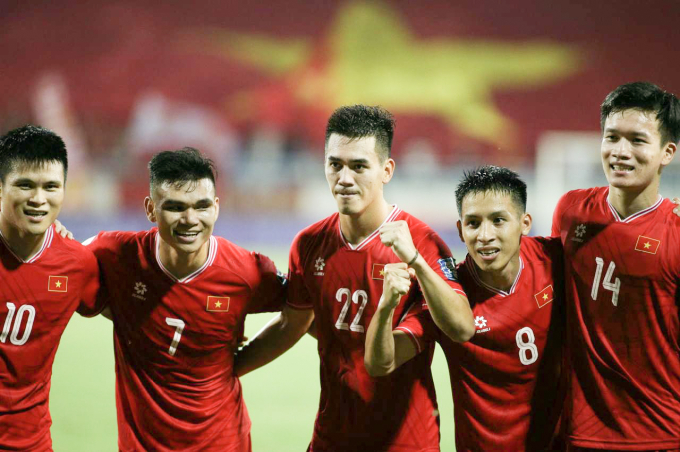 Tiến Linh ăn mừng cực cảm xúc khi lập cú đúp tuyệt đỉnh trong ngày ĐT Việt Nam thắng 3-2 Philippines