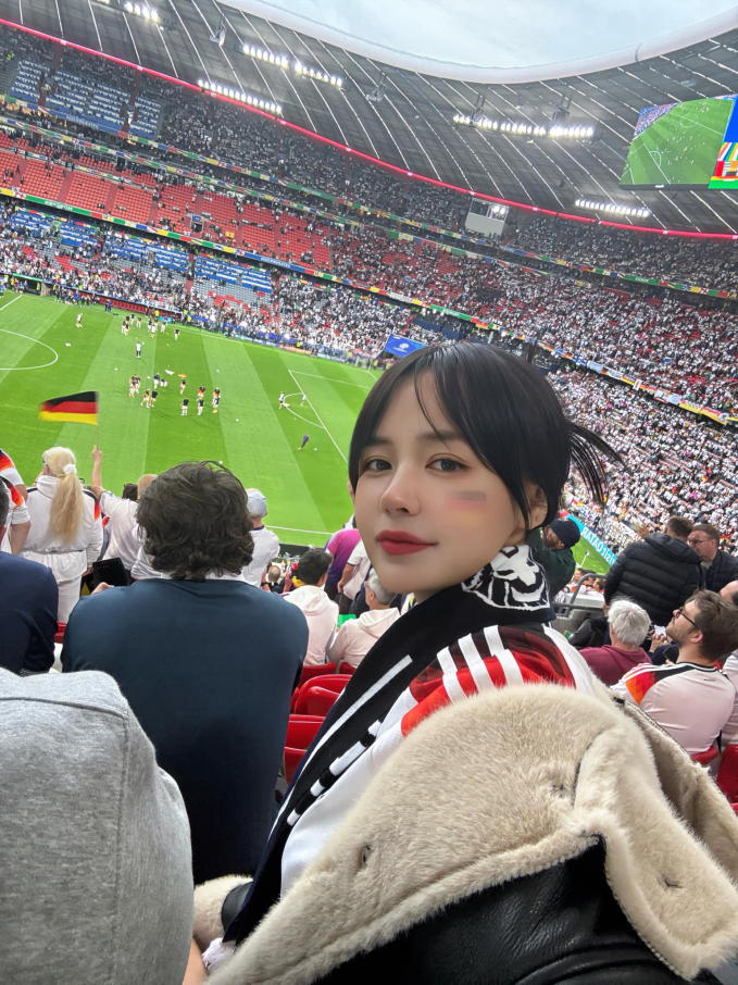 Gặp gỡ gái xinh Việt Nam chi 200 triệu đi xem Euro 2024: Fan tuyển Đức từ năm 9 tuổi, mong “cỗ xe tăng” lên ngôi vô địch 