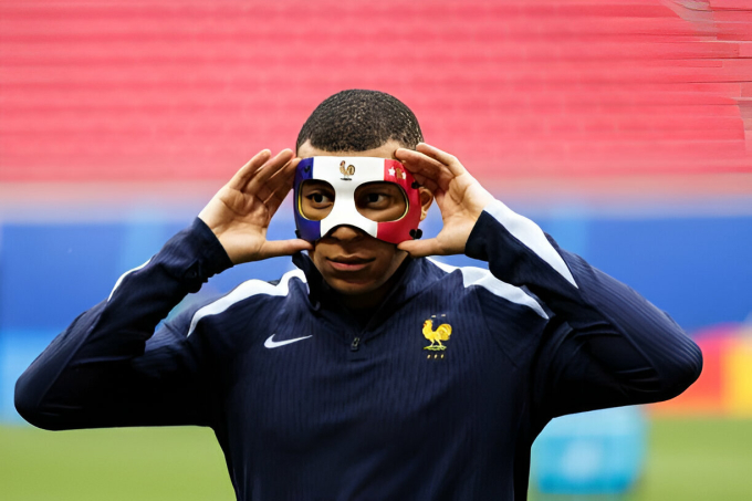 Vì sao Mbappe bị vỡ mũi nhưng vẫn không được đeo mặt nạ có cờ tuyển Pháp ra sân tại Euro 2024?